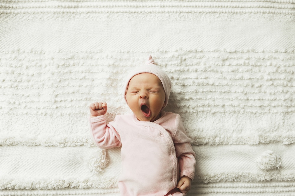 istock 2212936503 bébé qui baille